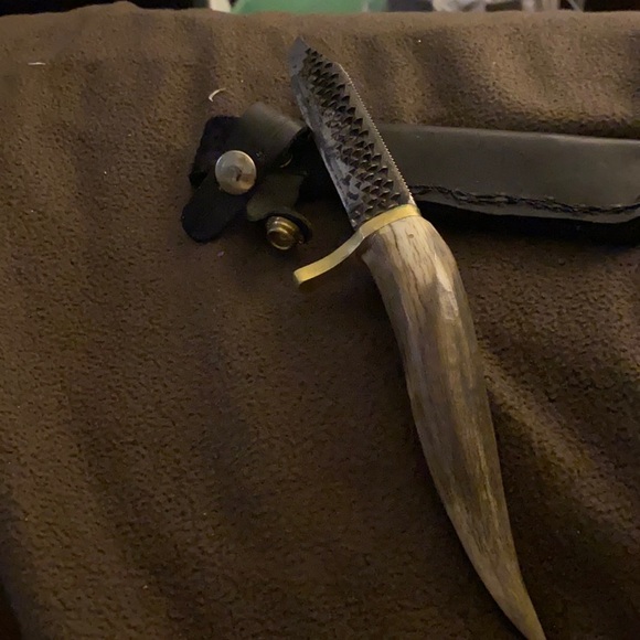 Hand made knife with antler handle!! - Picture 1 of 2